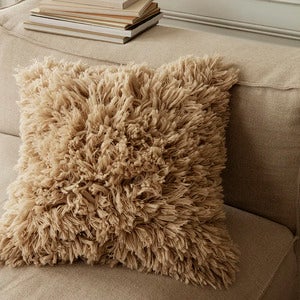 Käsinkudottu Tyynynpäällinen Meadow High Pile Light Sand